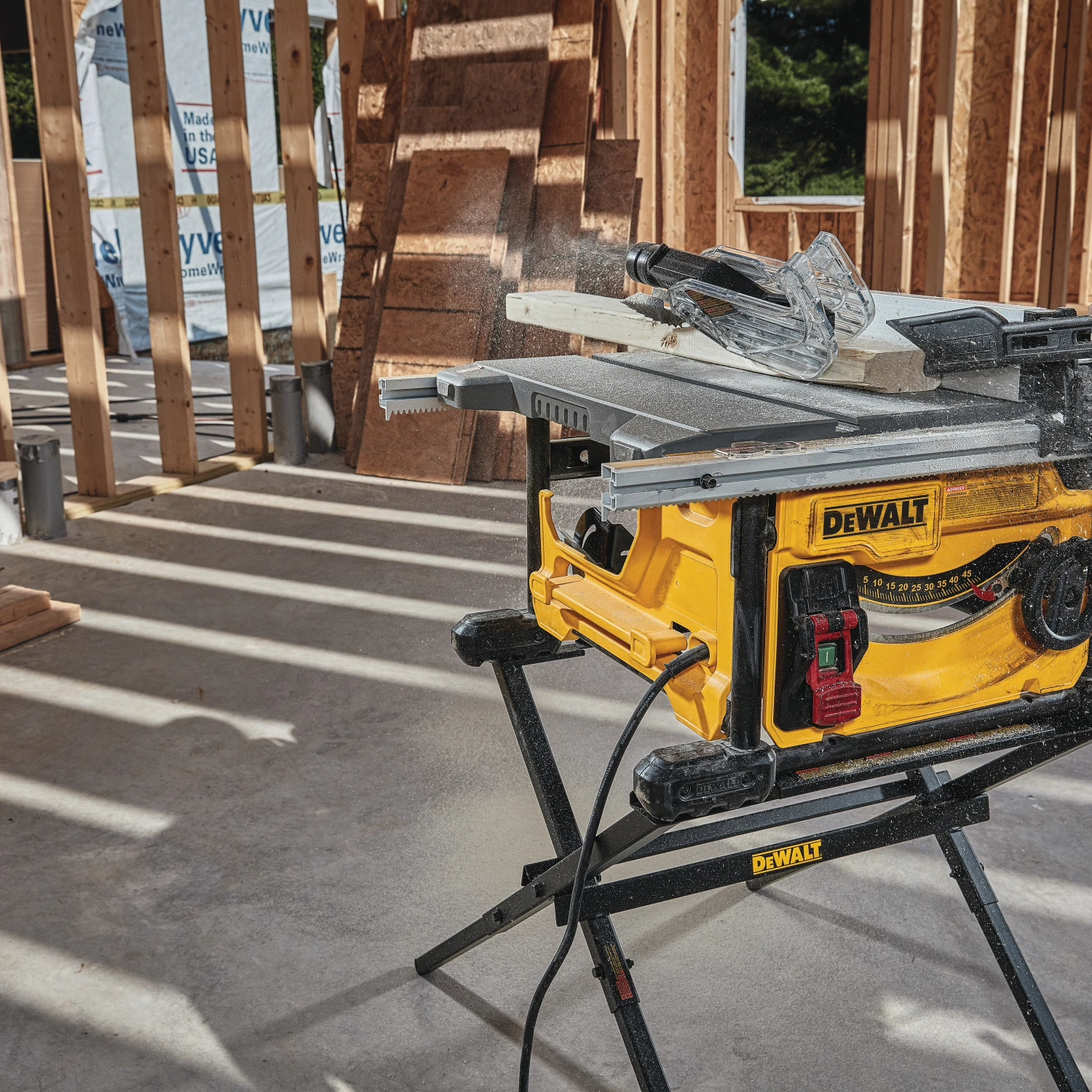 DeWalt DWE7485WS 8-1/4" Compact Jobsite Table Saw With Stand 6 DeWalt DWE7485WS 8-1/4" Compact Jobsite Table Saw With Stand - Image 4