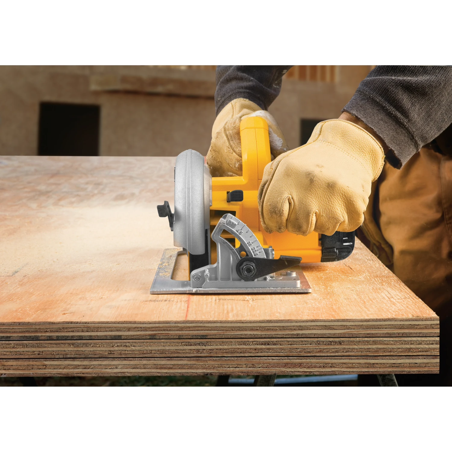 DeWalt DWE575 7-1/4" Lightweight Circular Saw 7 DeWalt DWE575 7-1/4" Lightweight Circular Saw - Image 5