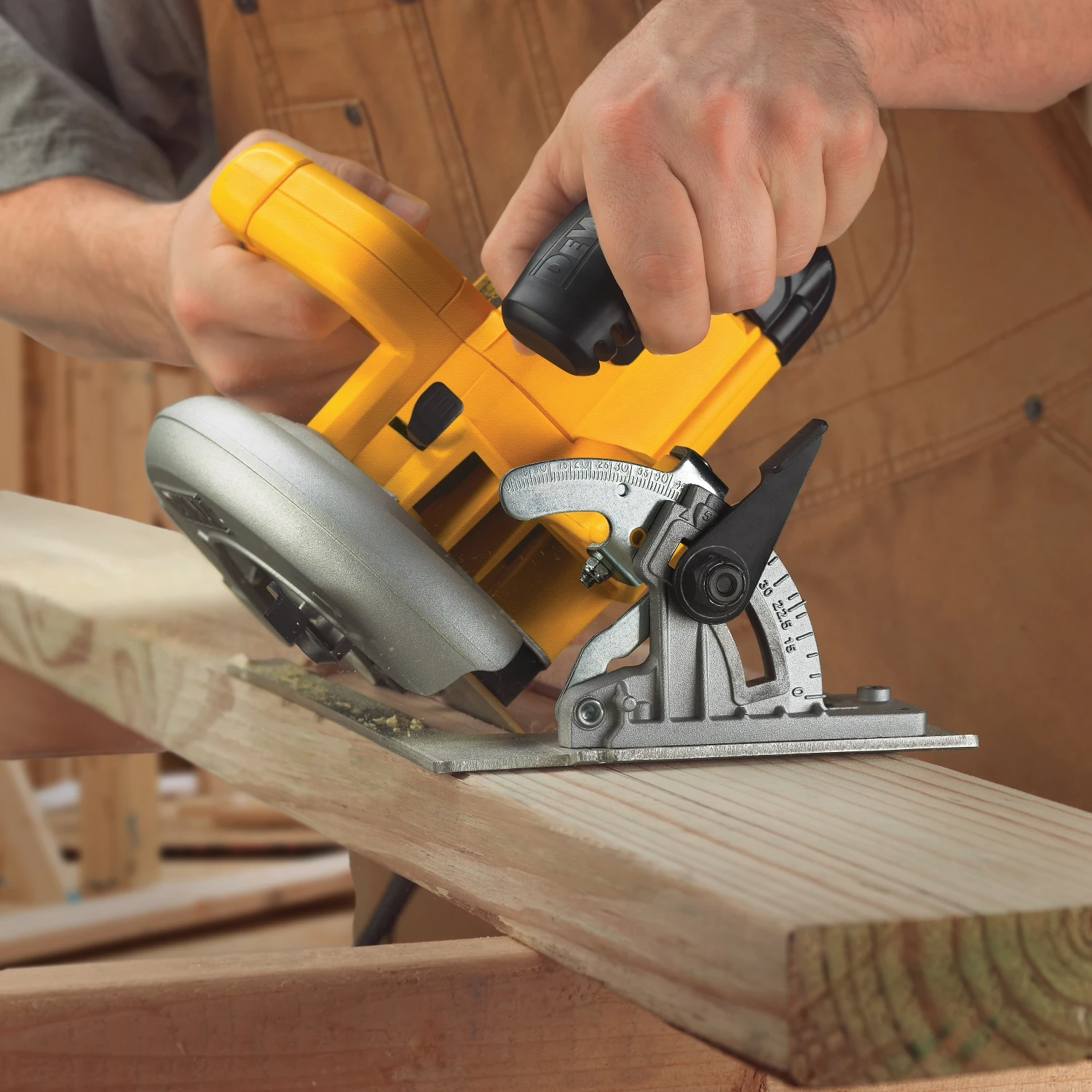 DeWalt DWE575 7-1/4" Lightweight Circular Saw 5 DeWalt DWE575 7-1/4" Lightweight Circular Saw - Image 3