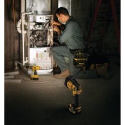 DeWalt DCL043 20V Max Jobsite LED Spotlight -Tool Sale Store image 70a93c88 cbf3 4f45 95fd 3448f86743e4