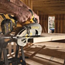 DeWalt DCS578X1 Flexvolt 60V MAX Brushless 7-1/4" Cordless Circular Saw Kit With Brake -Tool Sale Store image c50eccd0 a791 4277 a3d0 514ff35aeeb0