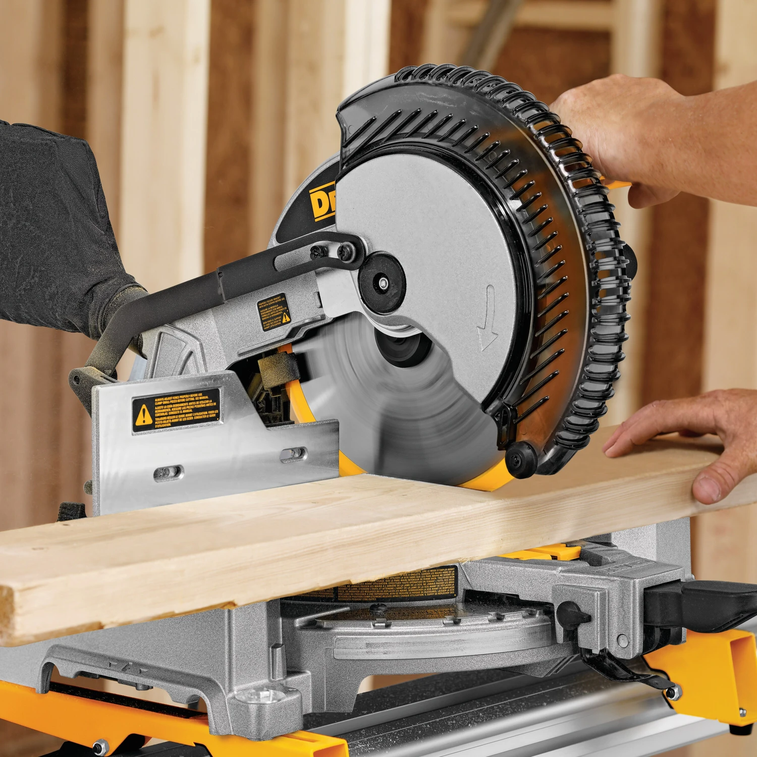 DeWalt DWS713 10" Single-Bevel Compound Miter Saw 5 DeWalt DWS713 10" Single-Bevel Compound Miter Saw - Image 3